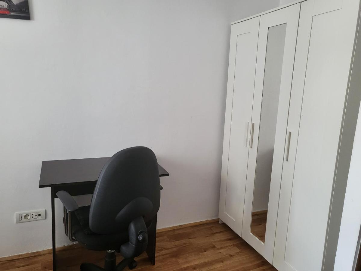 Apartament Cu 3 Camere Chiar In Inima Capitalei Bukarest Exterior foto