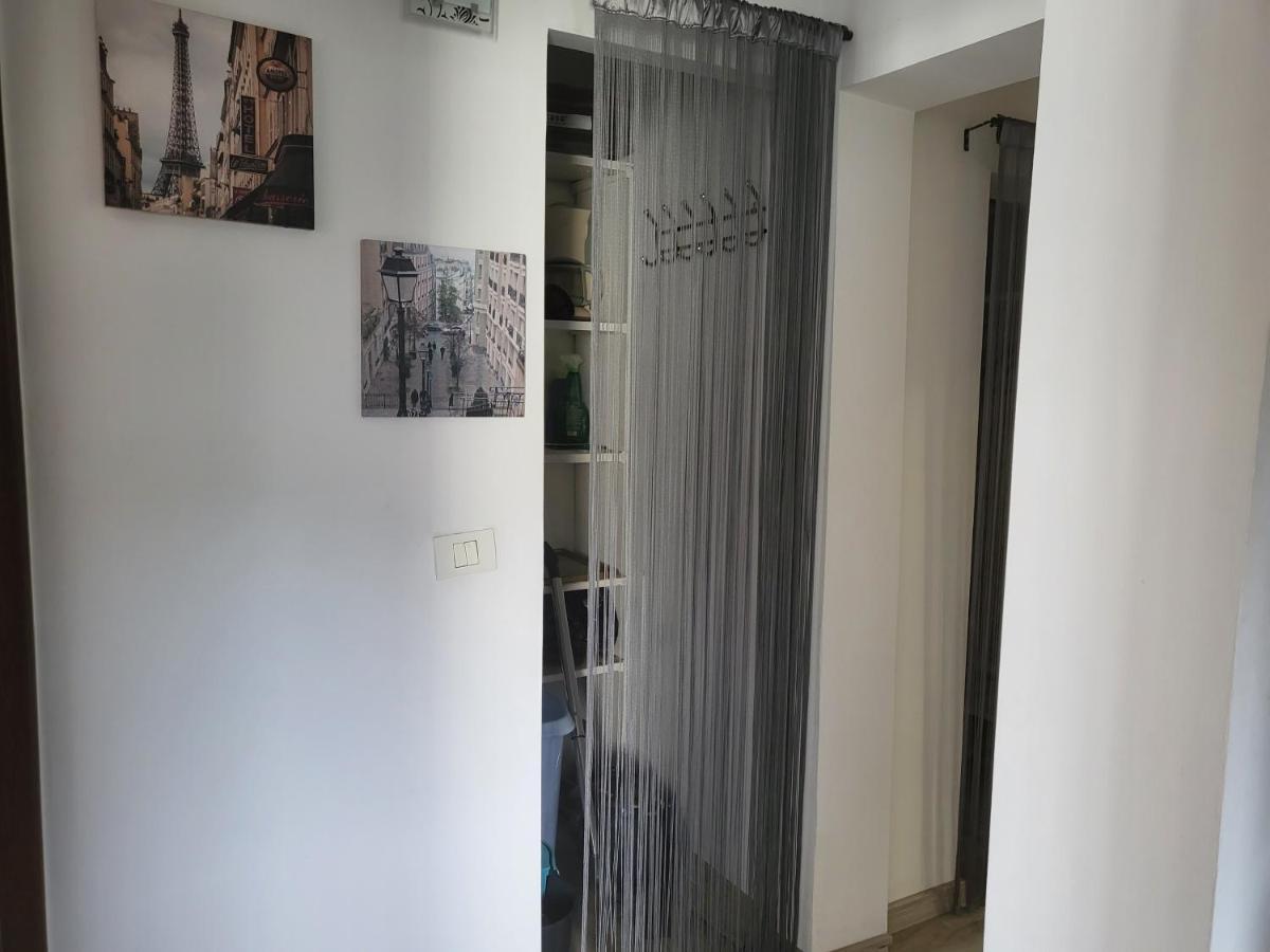 Apartament Cu 3 Camere Chiar In Inima Capitalei Bukarest Exterior foto